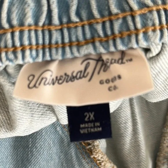 🆕 Denim light wash denim Blue Maxi Dress with V-Neckline
NWT - Picture 6 of 7